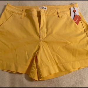 Meritage Cuffed Chino Shorts.